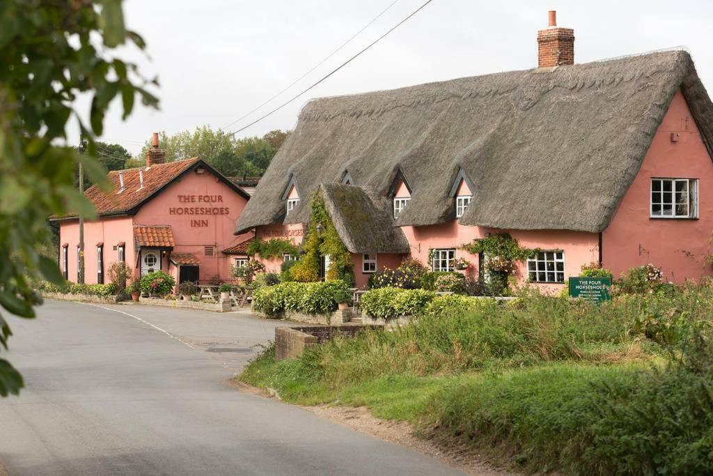Owl'S Hoot Villa Thorndon Exterior photo